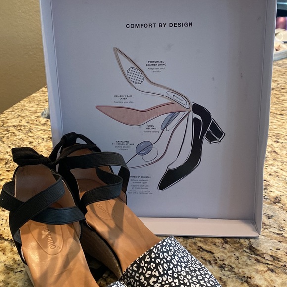 Corso Como super cute and comfortable wedge espadrilles! - Picture 9 of 9